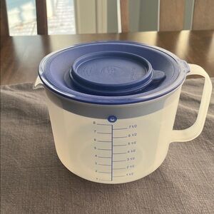 Tupperware Mix & Pour Blue and White Mixing Pitcher